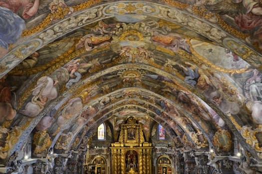 Donde dormir cerca de la iglesia de San Nicolas de Bari